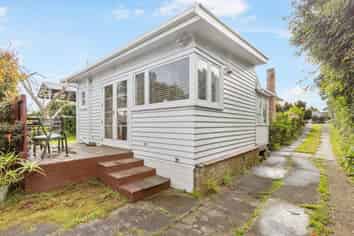11 Princes Avenue, Mount Roskill