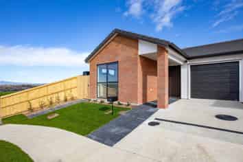 7 Waruhia Crescent, Rototuna North