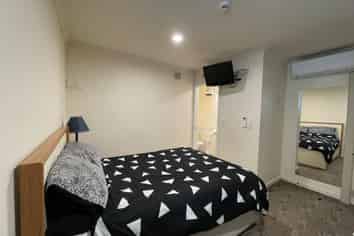 Room C/ 5B Queen Street, North Dunedin