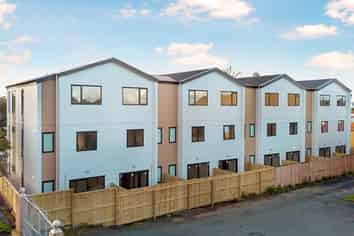 7/1 Waters Place, New Lynn