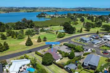 27 Stella Drive, Clarks Beach