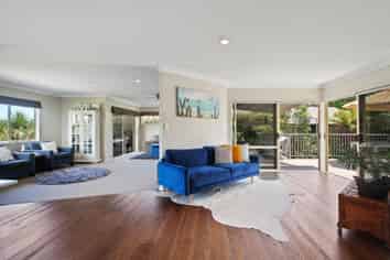 27 Stella Drive, Clarks Beach