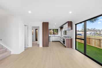 8A Neems Place, Manurewa