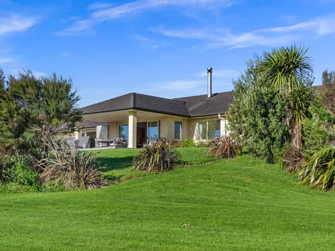 82 Daniel Parade, Mangawhai