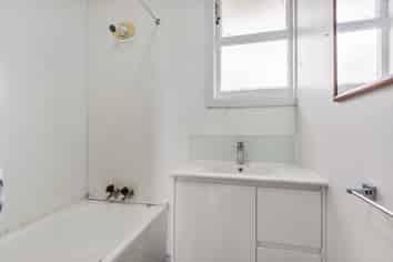 2/214 Campbell Road, Greenlane