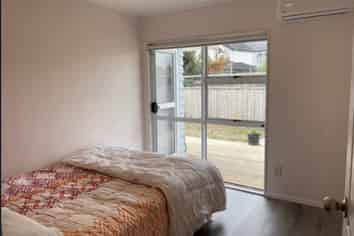 2/8 Freeland Avenue, , Mount Roskill