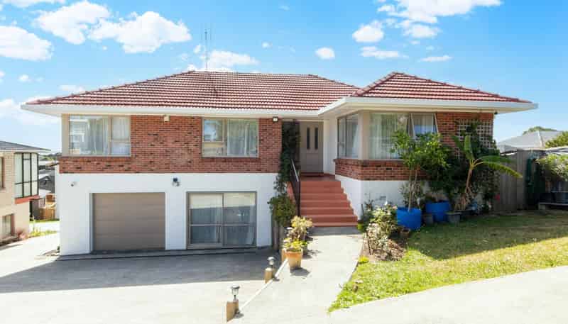 4237 Great North Road, Glendene