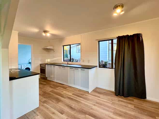 324 Kaipara Coast Highway, Helensville