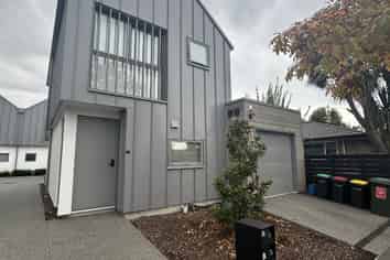 33 Oxley Avenue, Saint Albans