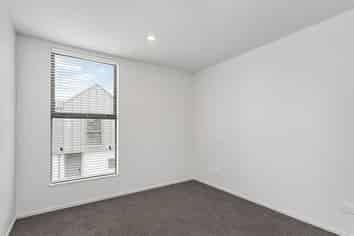 33 Oxley Avenue, Saint Albans