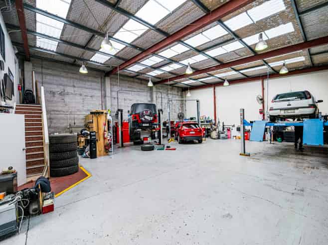 FREEHOLD SPLIT RISK INVESTMENT
