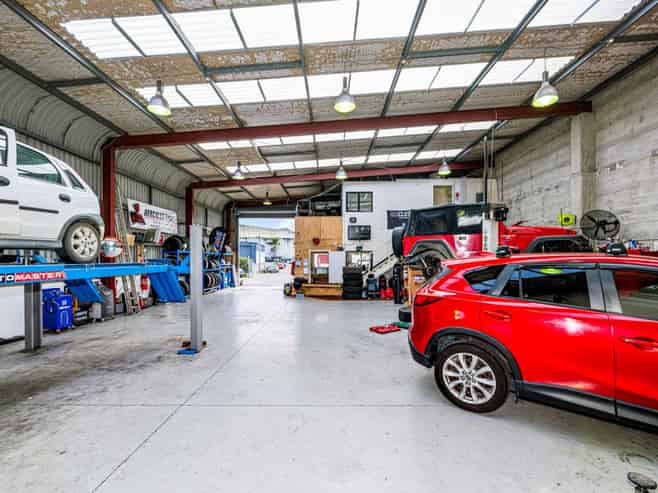 FREEHOLD SPLIT RISK INVESTMENT
