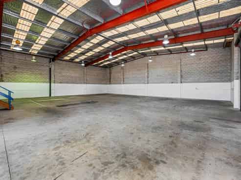 FREEHOLD SPLIT RISK INVESTMENT
