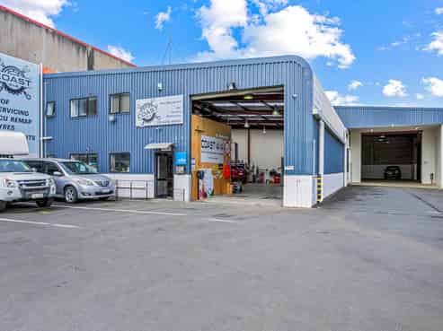 FREEHOLD SPLIT RISK INVESTMENT
