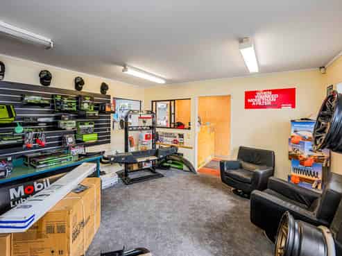 FREEHOLD SPLIT RISK INVESTMENT
