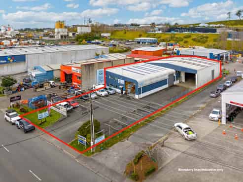 FREEHOLD SPLIT RISK INVESTMENT
