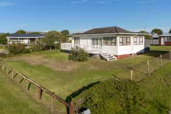 758A Papamoa Beach Road, Papamoa