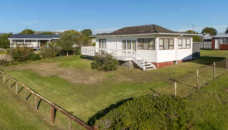 758A Papamoa Beach Road, Papamoa