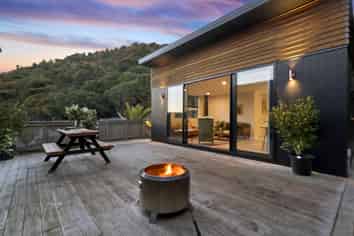12 Appleton Place, Karori