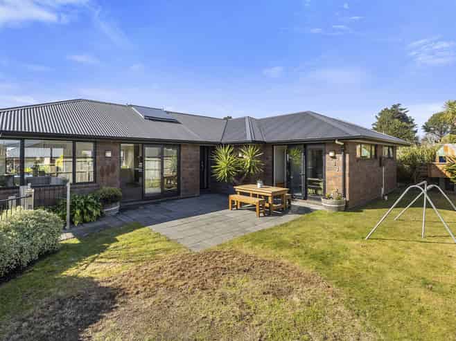 7 St Clair Close, Saint Clair