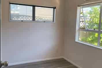 2/8 Freeland Avenue,, Mount Roskill