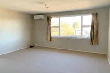 2/297 Bealey Avenue, Saint Albans