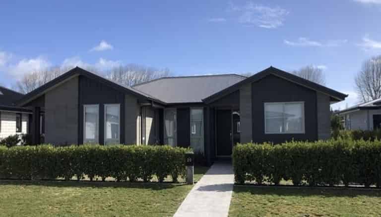 20 Bastille Court, Rangatira Park
