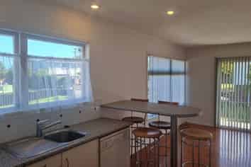 1/8 Lindsay Place, Hillsborough