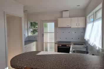 1/8 Lindsay Place, Hillsborough