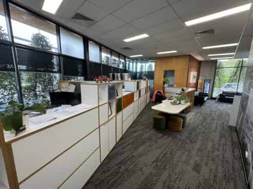 High-spec Silverdale office with profile