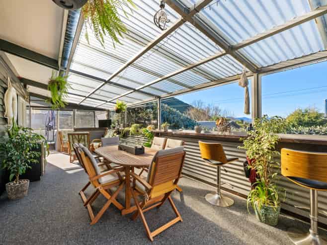 14 Beach Road, Waikawa