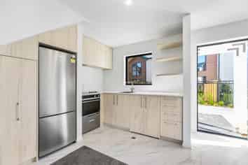 5/172 Don Buck Road, Massey