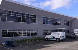 Large Albany Office with 10 x car parks 196m2