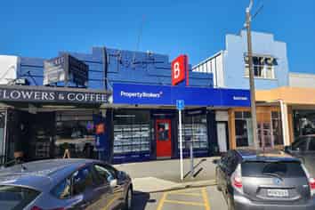 Pahiatua's Hot Spot - Bargain!