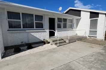 2/15 Bowen Street, Upper Riccarton