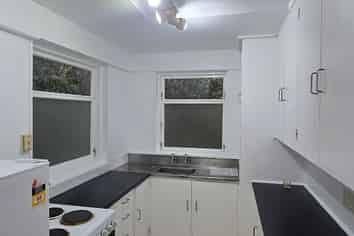 2/9 Epsom Way, Karori