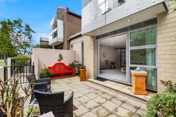 325 Millwater Parkway, Millwater