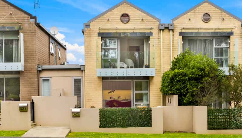 325 Millwater Parkway, Millwater