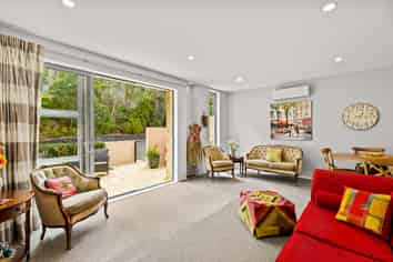 325 Millwater Parkway, Millwater