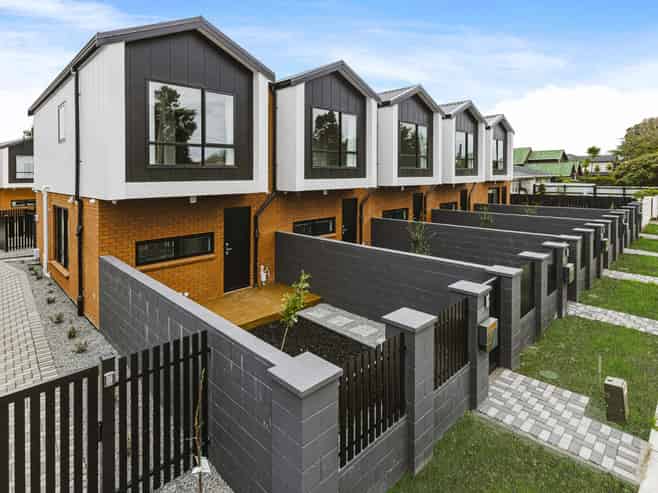2/1 Tennessee Avenue, Mangere East