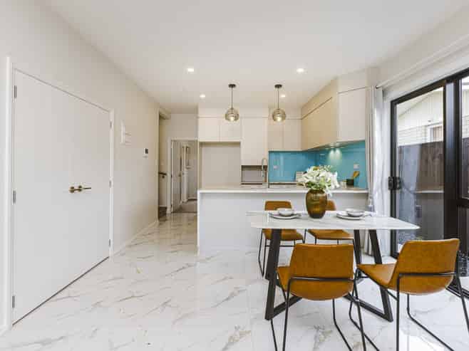 2/1 Tennessee Avenue, Mangere East