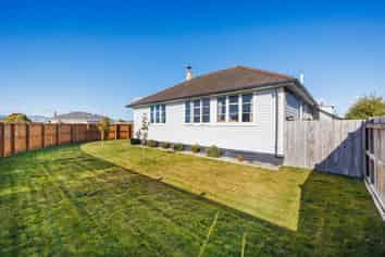 2 Avon Terrace, Roslyn