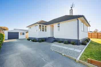 2 Avon Terrace, Roslyn