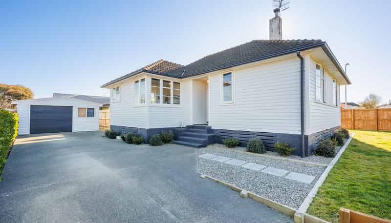 2 Avon Terrace, Roslyn