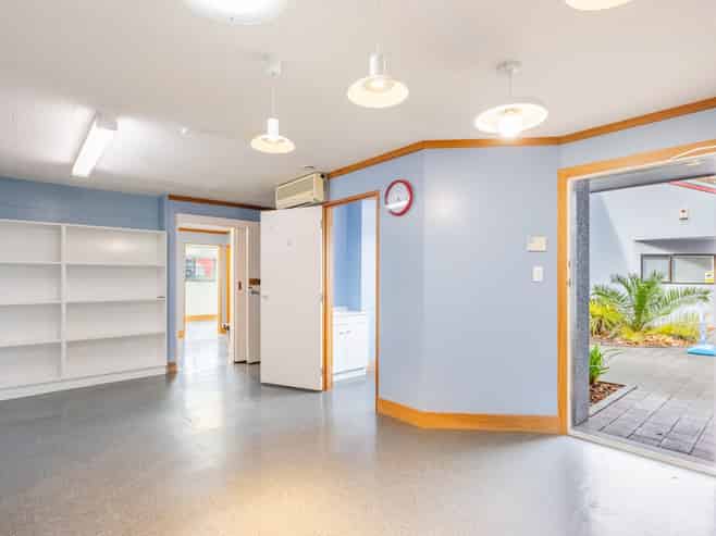 80sqm office, medical or professional unit