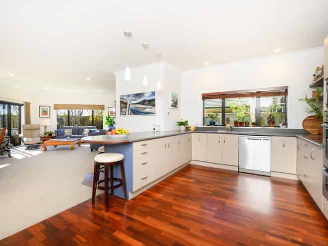 48 Johnstone Drive, Fitzherbert