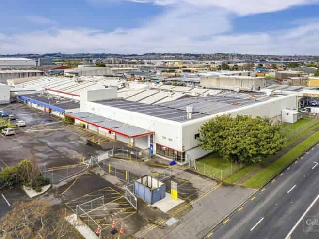 Large industrial warehouse - low office ratio