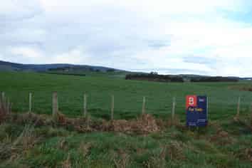 300 Dillon Road, Pahia