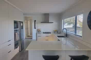 18 Sandgate Ave, Botany Downs