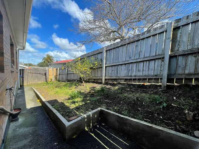 2/160 Mount Smart Road, Onehunga